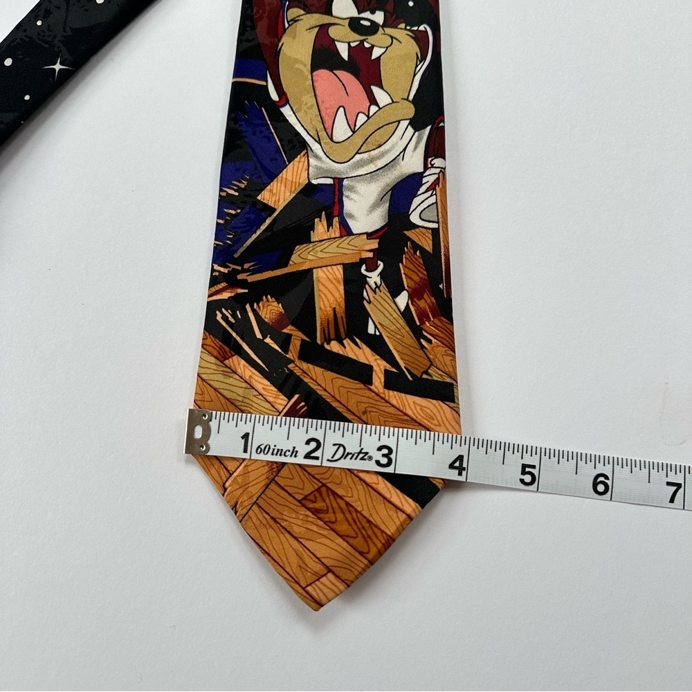 Men’s Vintage 1996 Tasmanian Devil (Taz) Basketball Necktie - Picture 3 of 4
